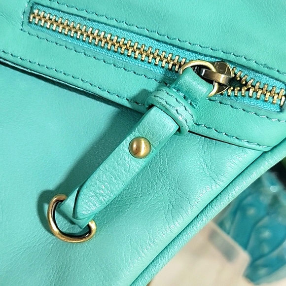 SABINA NewYork  Genuine Green Leather Crossbody Bag . - Picture 13 of 17